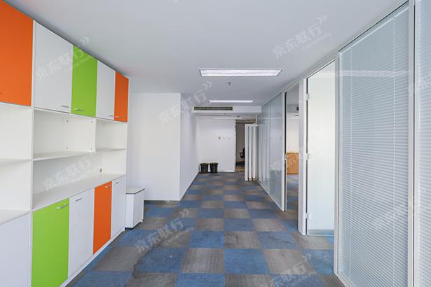 朝阳区-建国门-京泰大厦-写字楼出租-豪装-150㎡