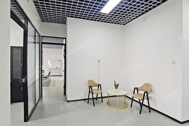 朝阳区-四惠-华文国际传媒大厦-写字楼出租-豪装-395㎡